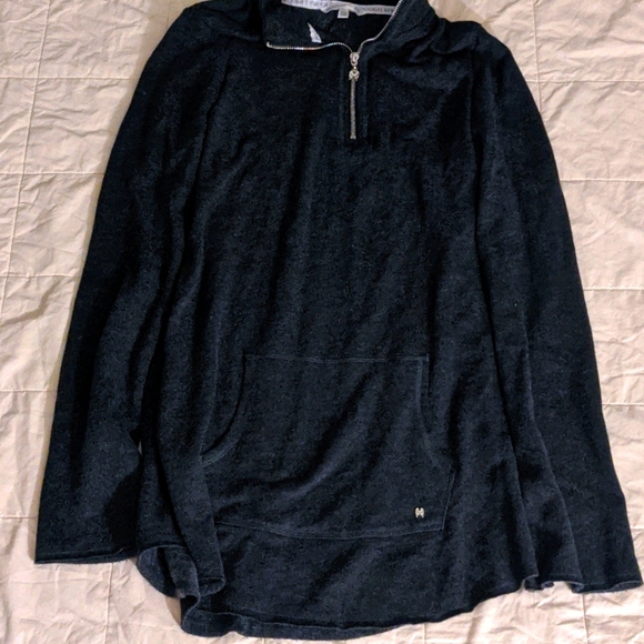 Victoria Secrets women's pullover - Picture 3 of 8